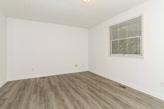 273 Lindy Ave in Middletown, OH - Foto de edificio - Building Photo