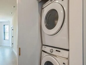 841 N Mozart St, Unit A08C in Chicago, IL - Building Photo - Building Photo