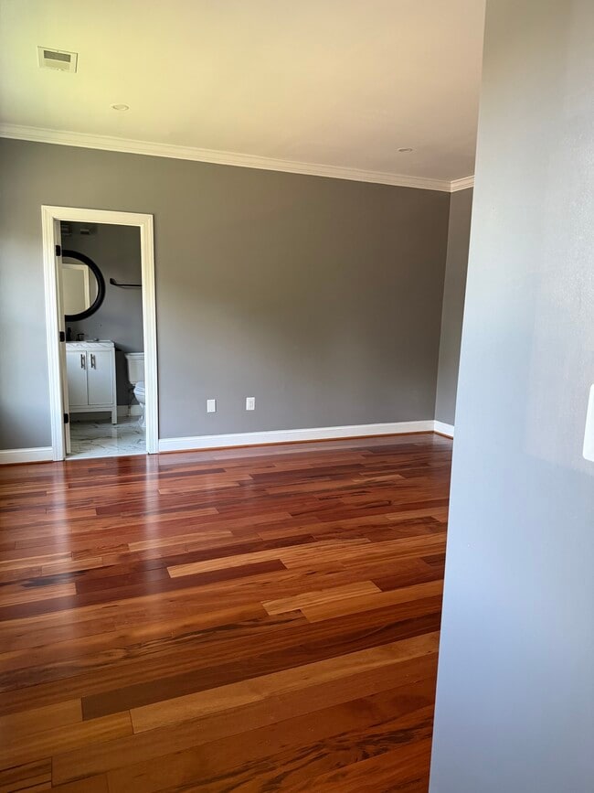 property at 4703 Kellogg Dr