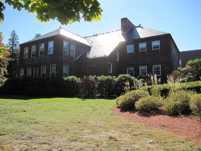 147 Rawson Rd-Unit -203 in Quincy, MA - Building Photo - Building Photo