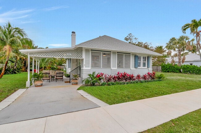 property at 320 SE 4th Ave