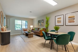 The Marino Apartments in Jupiter, FL - Foto de edificio - Building Photo