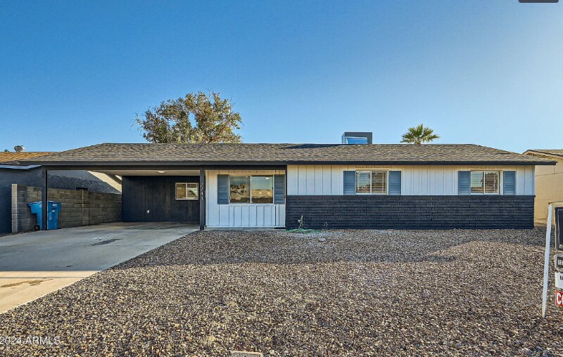 2241 E Janice Wy in Phoenix, AZ - Building Photo