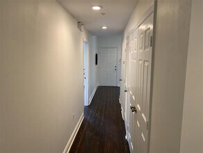 1974 Midyette Rd-Unit -1204 in Tallahassee, FL - Foto de edificio - Building Photo