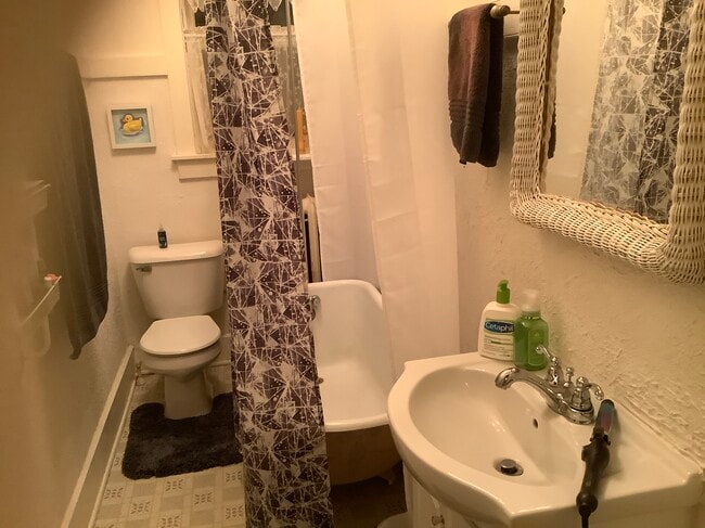 2622 Bond Pl, Unit Half duplex in Janesville, WI - Foto de edificio - Building Photo