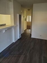 14427 Cerise Ave. in Hawthorne, CA - Foto de edificio - Building Photo