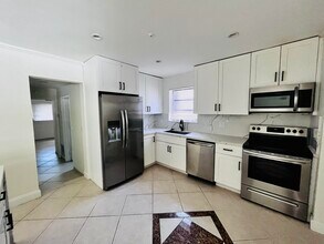 924 Johnson St in Hollywood, FL - Foto de edificio - Building Photo