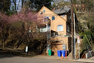 2047 SW 10th Ave in Portland, OR - Building Photo - Building Photo