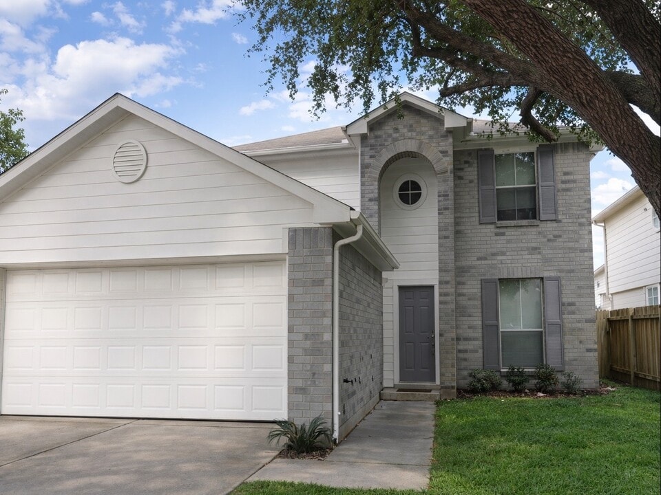 8814 Sage Pl Dr in Houston, TX - Building Photo