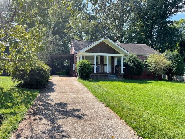 property at 2511 E Tupelo St SE
