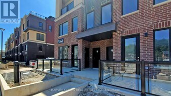 3566 Colonial Dr in Mississauga, ON - Building Photo