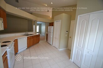 12523 Lake Vista Dr in Gibsonton, FL - Building Photo - Building Photo