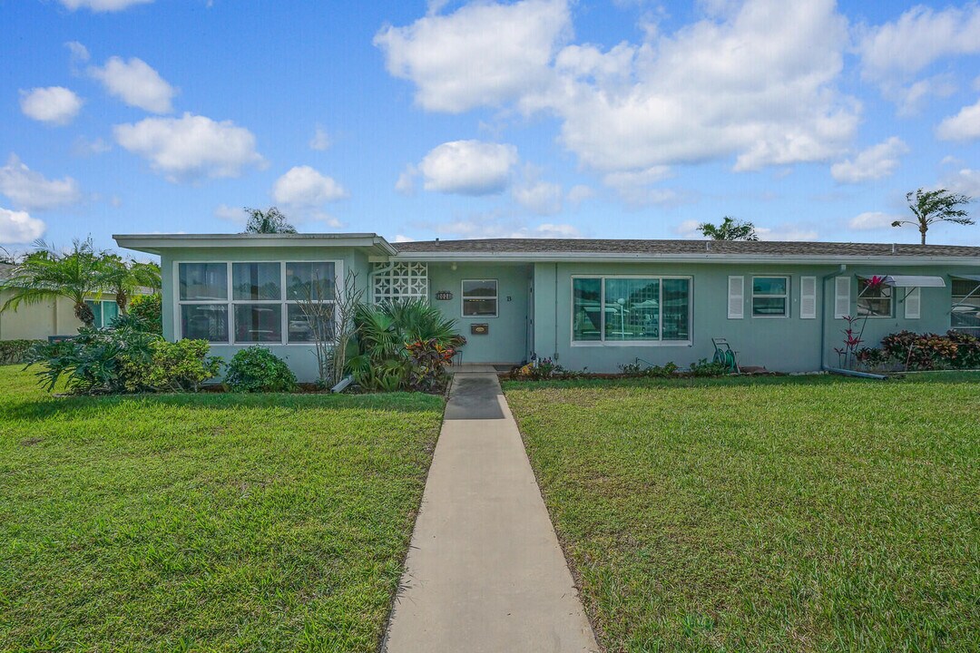 202 W High Point Terrace in Delray Beach, FL - Building Photo