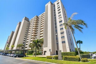 7050 Sunset Dr S, Unit 605 in South Pasadena, FL - Building Photo