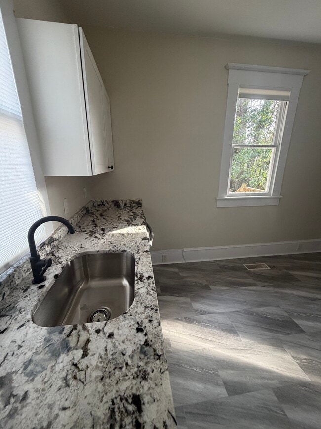 1904 Perry Ave in Wilmington, NC - Building Photo - Building Photo