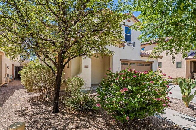 property at 3509 E Oakland St