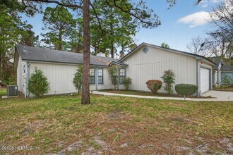 8725 Huntington Woods Cir N in Jacksonville, FL - Building Photo - Building Photo