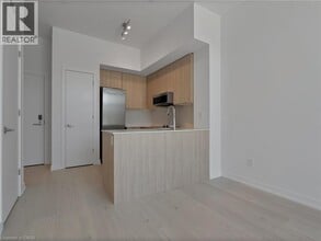 2501 Saw Whet Blvd. in Oakville, ON - Building Photo - Building Photo