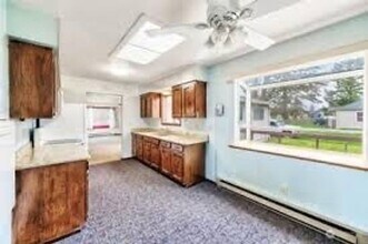 501 Division St in Kelso, WA - Foto de edificio - Building Photo