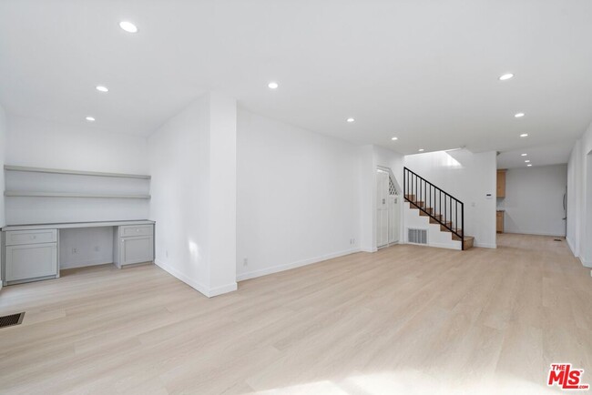 1659 Micheltorena St in Los Angeles, CA - Building Photo - Building Photo