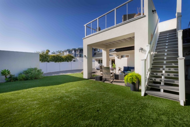 5366 Chelsea St in San Diego, CA - Building Photo - Building Photo