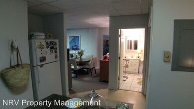 327 W Main St in Radford, VA - Building Photo - Building Photo