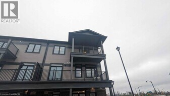 4 Oat Ln in Kitchener, ON - Building Photo