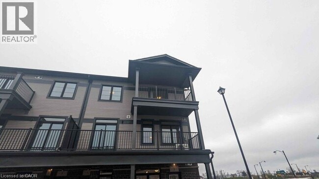 property at 4 Oat Ln
