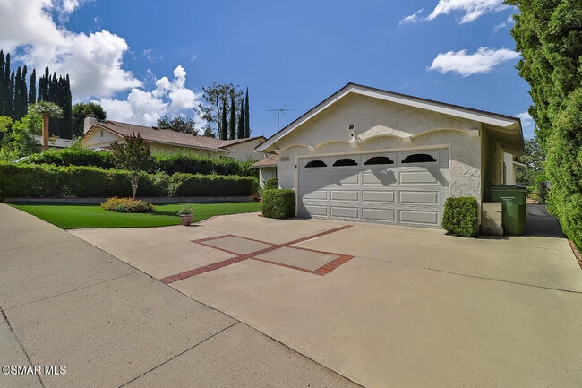 29249 Hillrise Dr in Agoura Hills, CA - Building Photo - Building Photo