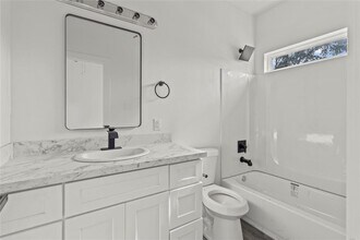8501 Denby St in Houston, TX - Building Photo - Building Photo