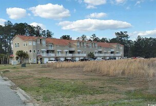 300 Granada St in Myrtle Beach, SC - Building Photo