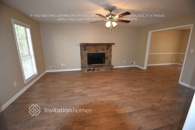 4475 Susans Way in Snellville, GA - Foto de edificio - Building Photo