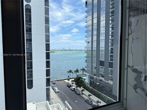 601 NE 23rd St in Miami, FL - Foto de edificio - Building Photo