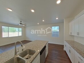 86 Bonny Lake Ct in Henderson, NV - Building Photo - Building Photo