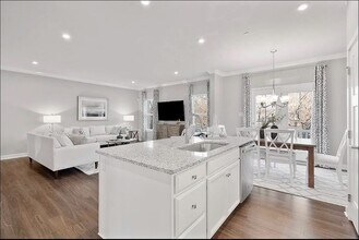408 Plaza Dr in Pleasant Hills, PA - Building Photo - Building Photo