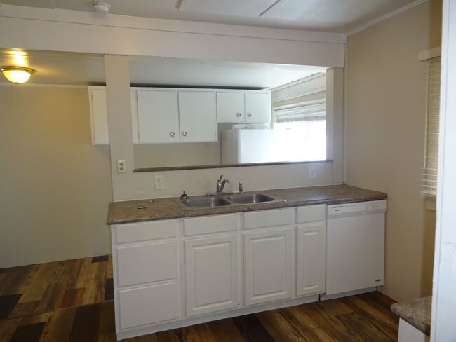 415 Mill St in Springfield, OR - Building Photo - Building Photo