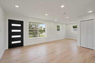 301 W Rutgers St in Melbourne, FL - Building Photo - Building Photo