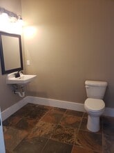 2212 E 12th St, Unit 108 in Davenport, IA - Building Photo - Building Photo