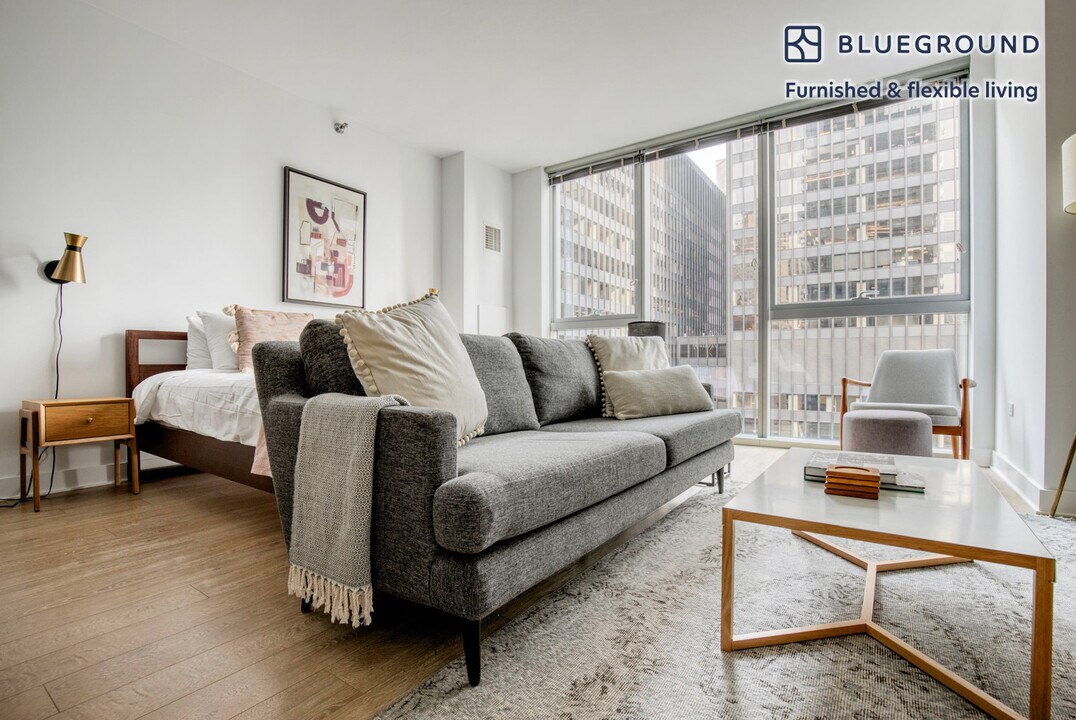 201 N Garland Ct in Chicago, IL - Building Photo