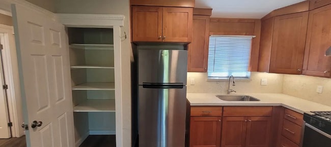 property at 915 Mendocino Ave