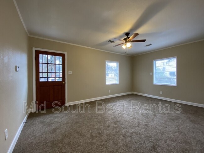 3686 Vivia Ave in Memphis, TN - Building Photo - Building Photo