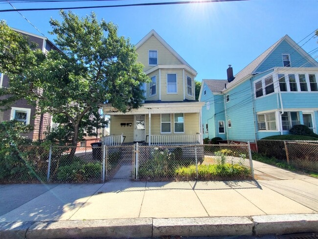 32 Claremon St, Unit 1