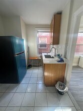 25-15 34th Ave-Unit -2F in Queens, NY - Building Photo - Building Photo