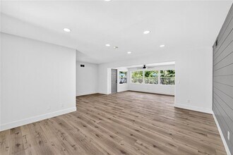 2141 Indian Ave S in Belleair Bluffs, FL - Building Photo - Building Photo