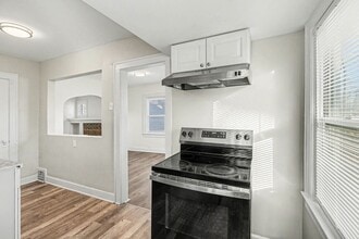 2421 E 67th Terrace in Kansas City, MO - Building Photo - Building Photo