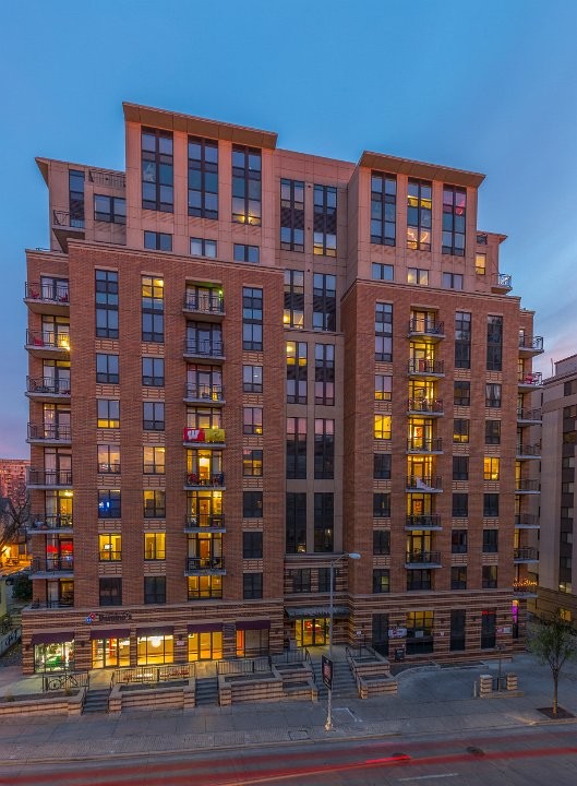 Equinox Apartments in Madison, WI - Foto de edificio - Building Photo