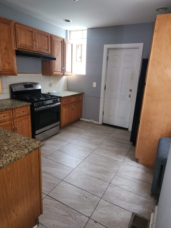 6114 Master St in Philadelphia, PA - Building Photo - Building Photo