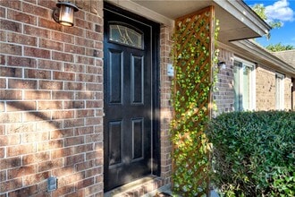 102 W Magnolia Ave in Savannah, GA - Building Photo - Building Photo