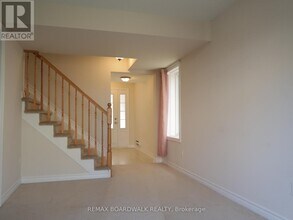 117 Gelderland Private in Ottawa, ON - Building Photo - Building Photo