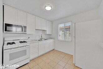 3969 B St in San Diego, CA - Foto de edificio - Building Photo